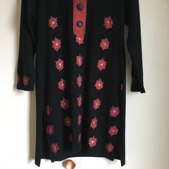 Silver Stitched Red Carnation Buttoned Knit Tunic Sweater - Picture 3 of 16